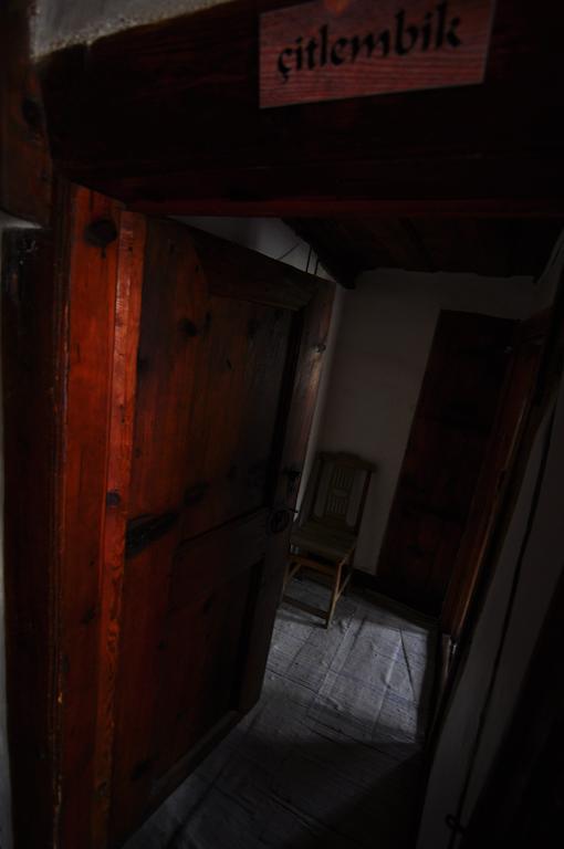 Haci Sakirler Konagi Guest House Mudurnu Room photo