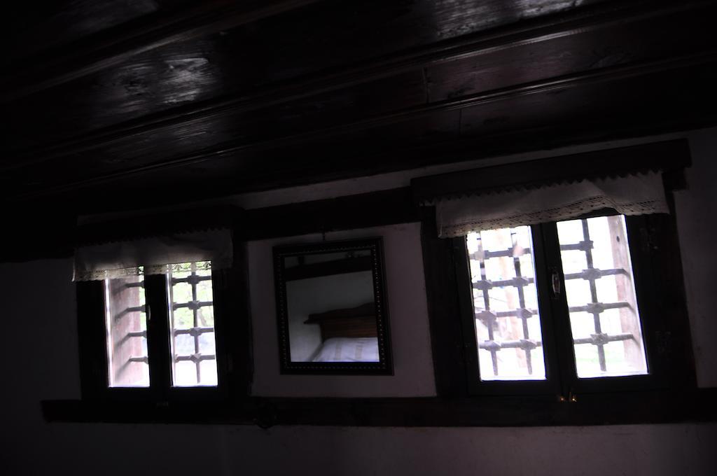 Haci Sakirler Konagi Guest House Mudurnu Room photo