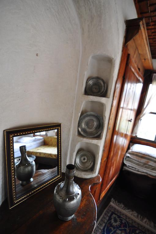 Haci Sakirler Konagi Guest House Mudurnu Room photo